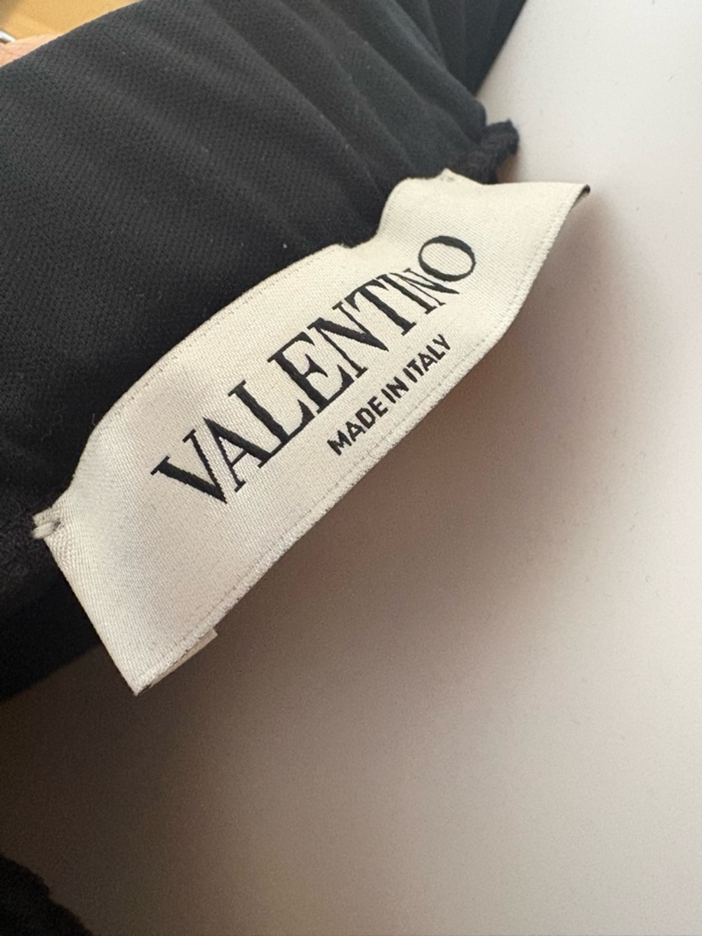 Valentino Black Midi Pleated Skirt with Beige Graphic Panels - Picture 3 of 4
